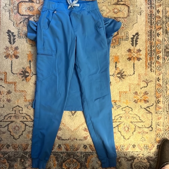 FIGS medium bright blue color XS top and Xs TAL bottom - Picture 2 of 3